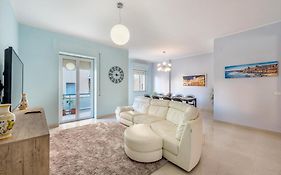 Casa Bella - 3 Baths - Walk To Ortigia